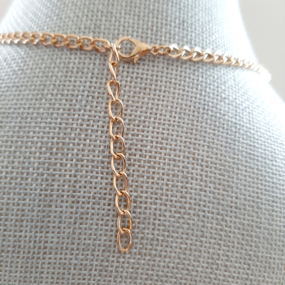 Vintage Necklace - Picture 2 of 4